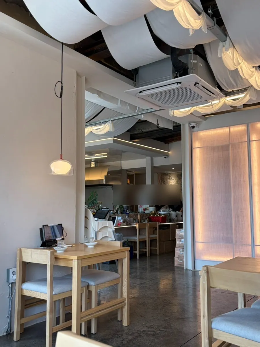 Interior of Goyu in white and beige tones
