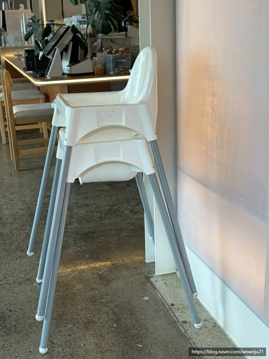 고유 매장 내부 인테리어