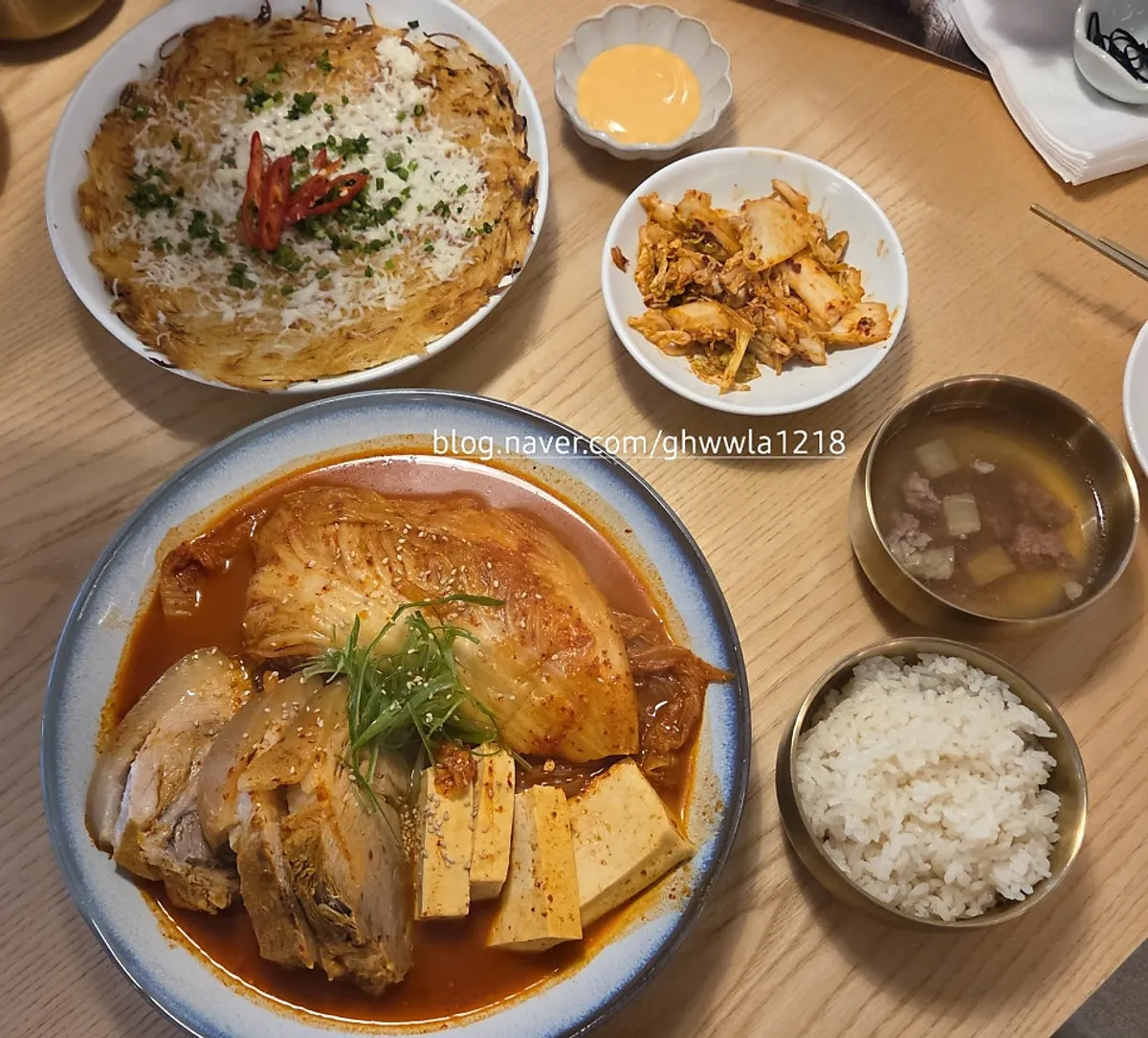 고유 테이블 태블릿 오더기와 머리끈