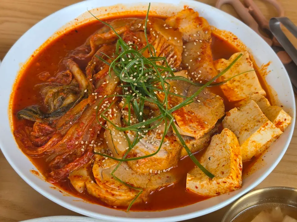 A pot of pork kimchi jjim, two servings, at Goyu