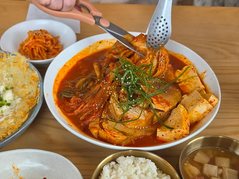 Close-up of pork kimchi jjim with seasoning blended in