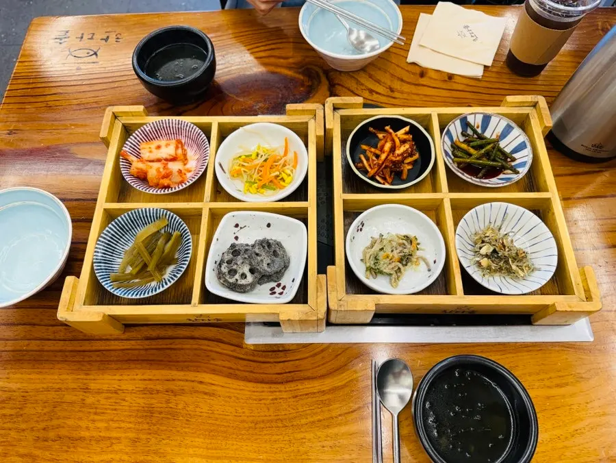 Solbap set served in a wooden box