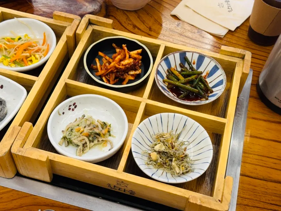 Neatly arranged solbap set meal