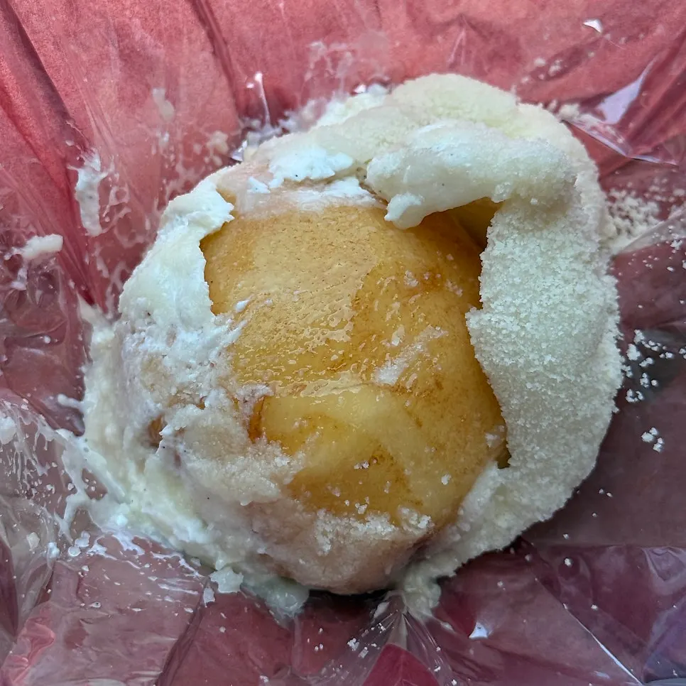 Three Tareudang mochi flavors including peach yogurt