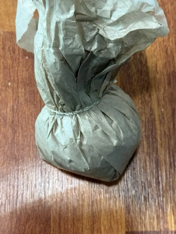 Tareudang fig mochi showing a whole fig inside