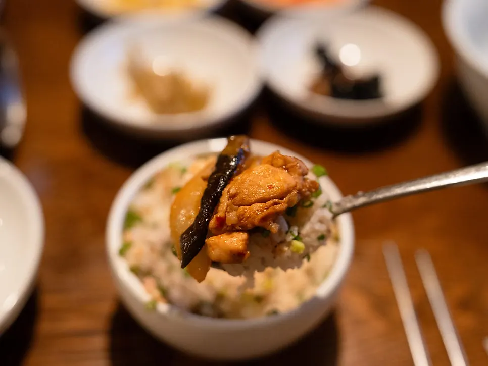 A bowl of rice eaten together with the jjimdak