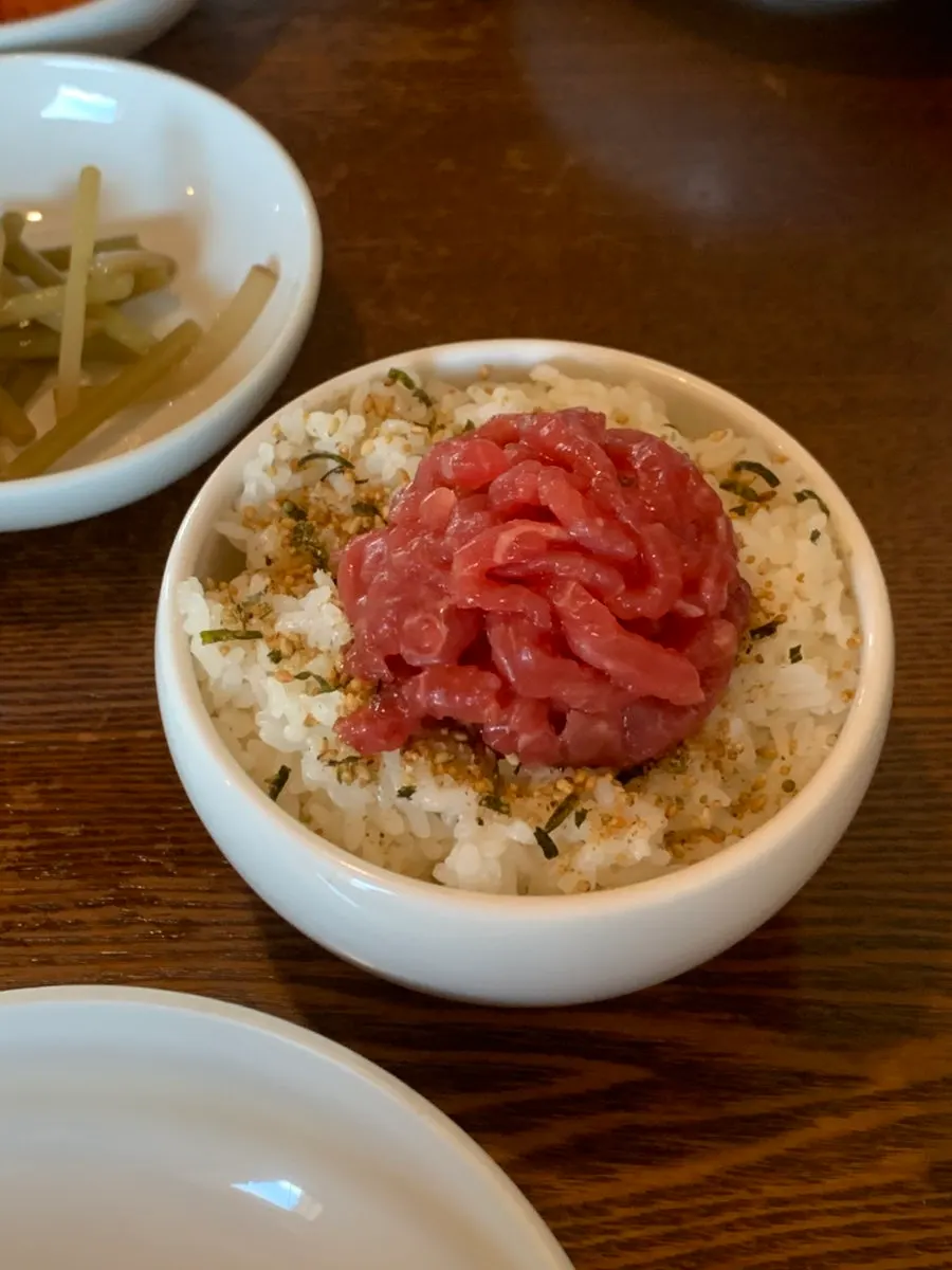 A side dish plate served with gim flakes