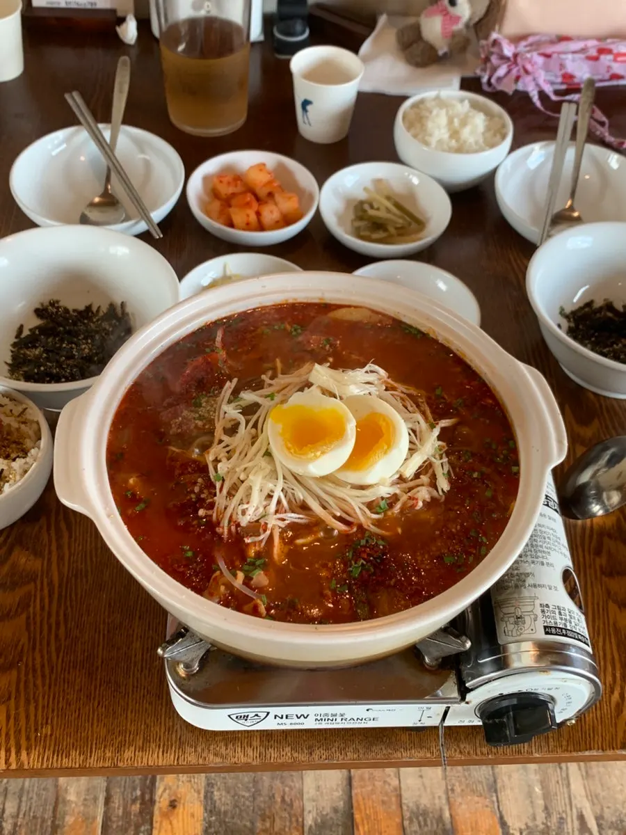 Medium Sumi dakbokkeumtang set on the gas burner