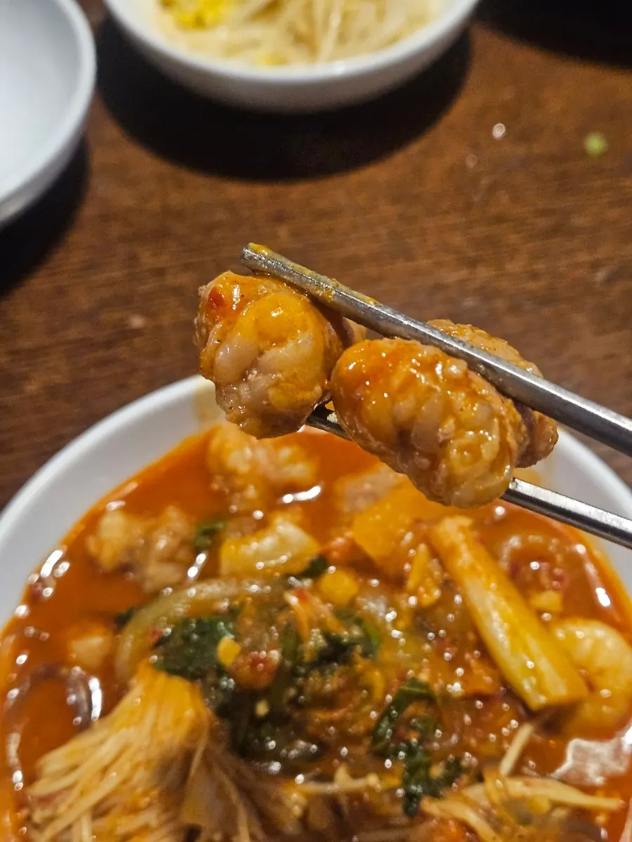 Plump daechang inside the tripe hot pot