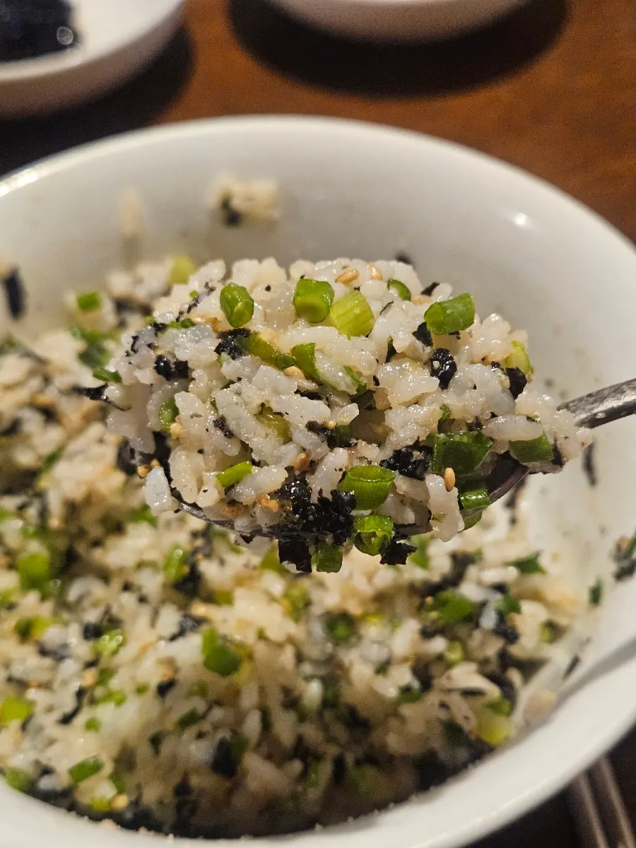 Pollock roe rice set with a bowl of seaweed flakes and pollock roe