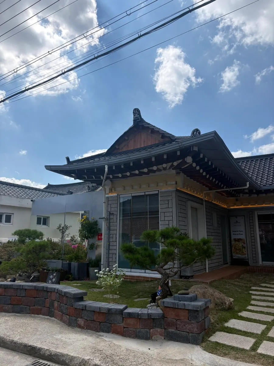 Front view of Midam Kitchen in the Hwangnidang-gil alley