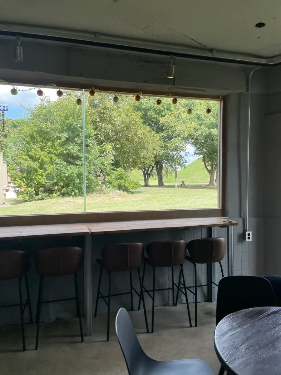 2nd floor window seat with tomb view at Cafe Bonghwangdang