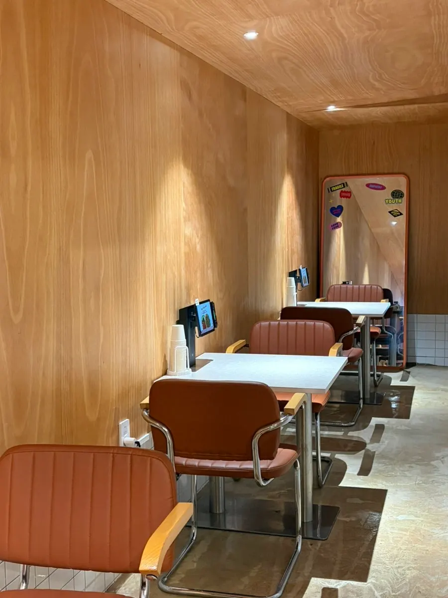 Table layout inside Midam Kitchen