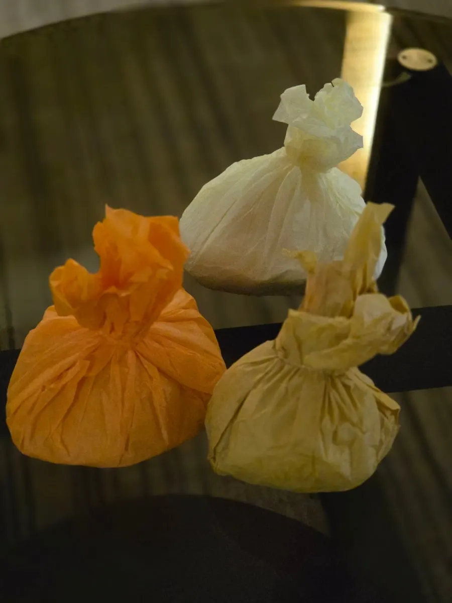 Fruit mochi package wrapped in hanji