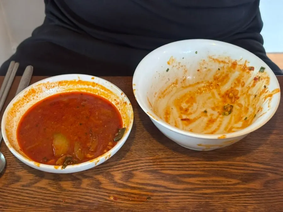Deulgireum yukjeon eaten with onion salad