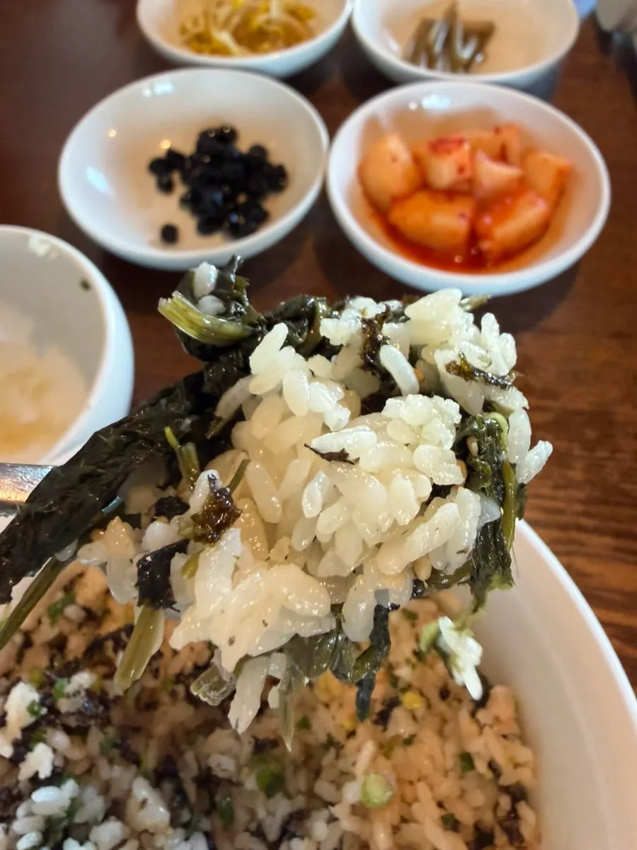 Gondre rice served with side dishes