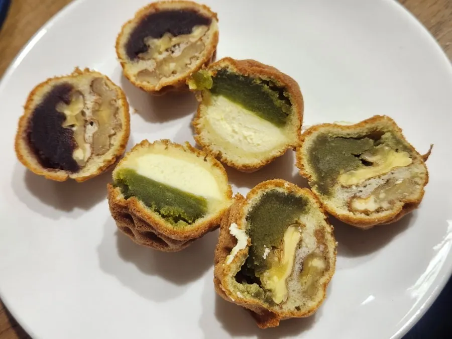 세 가지 맛을 나란히 놓은 부자호두 호두과자