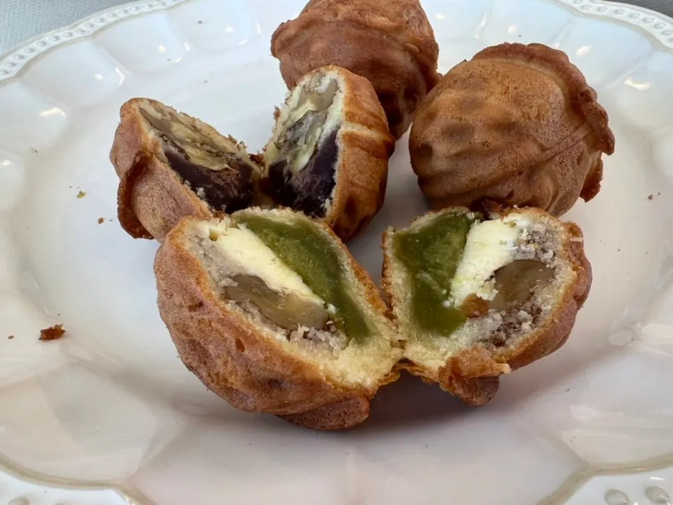 Buja Hodu walnut pastry gift set on Hwangnidan-gil, Gyeongju