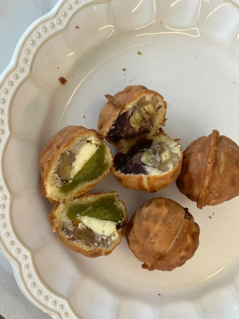 Pea cream cheese flavor walnut pastry