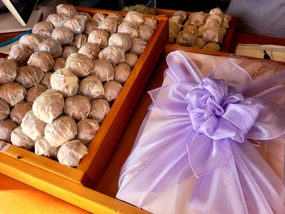 Buja Hodu bojagi-wrapped gift set