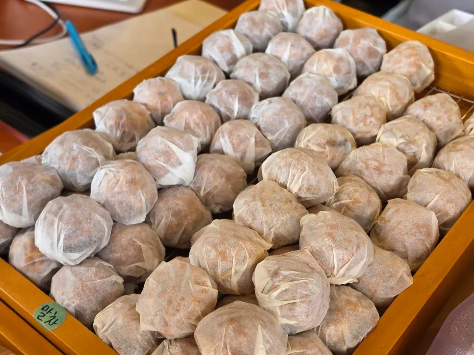 Walnut pastries from Buja Hodu on Hwangnidan-gil, Gyeongju