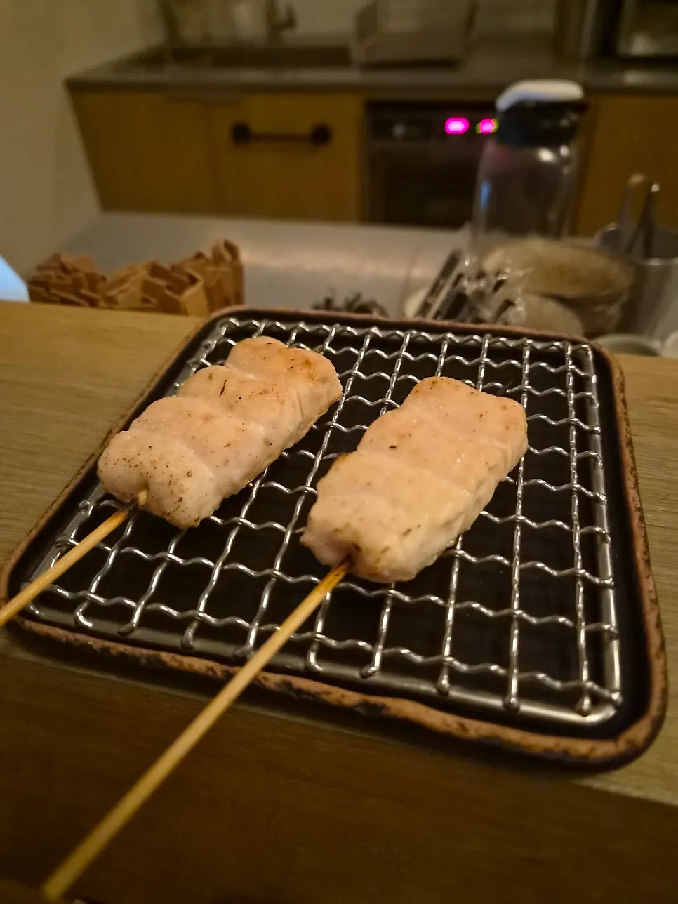 숯불에 구운 다리통살 야키토리