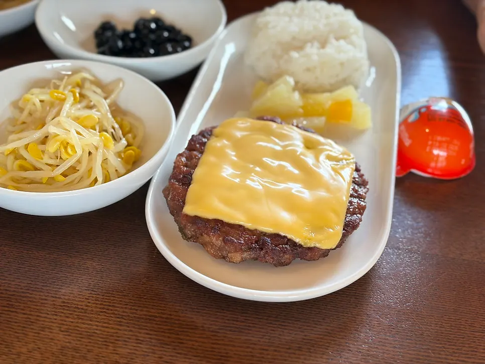 Menu photos on Dongyang Baekban's order screen