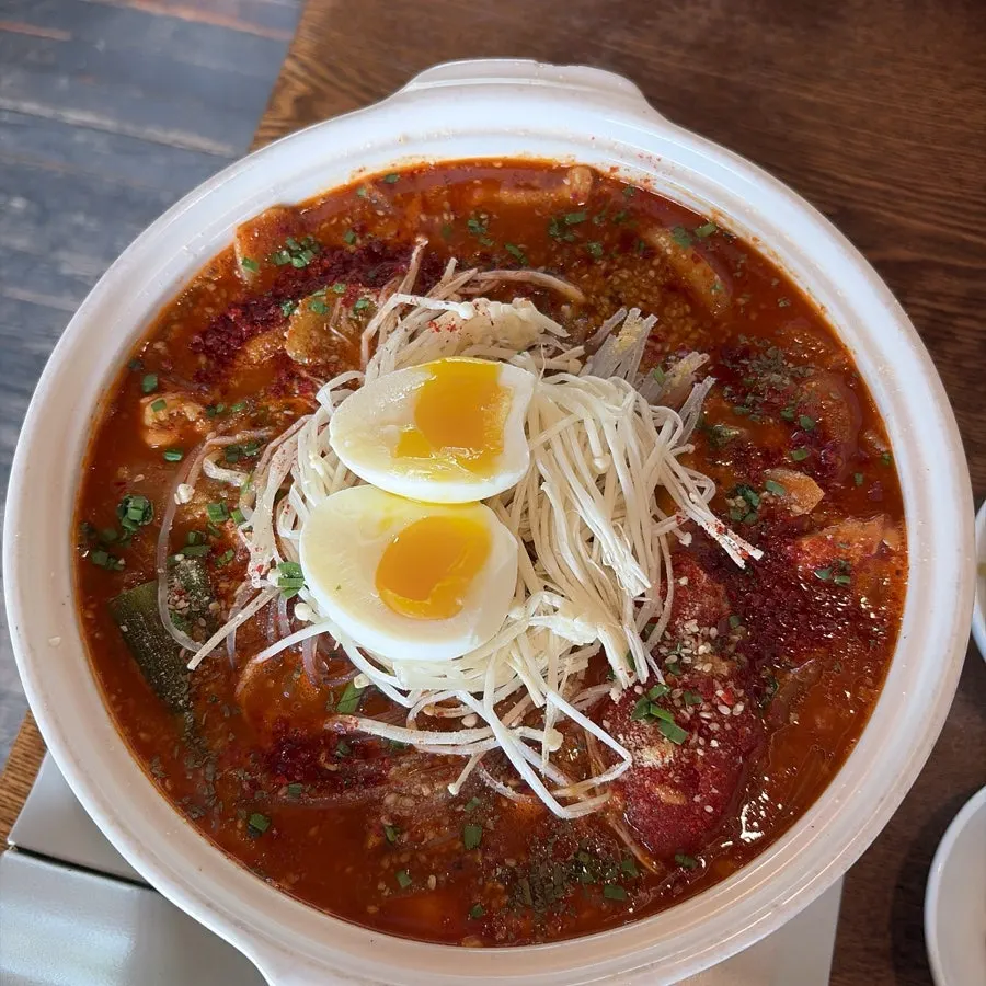Chili rice topped with cheongyang chili sauce