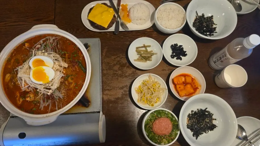 동양백반 특미 닭볶음탕 중자 상차림
