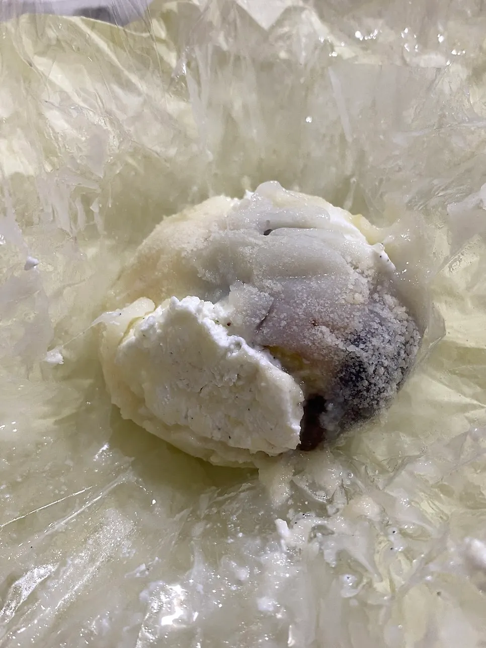 Fig daewang mochi cut in half