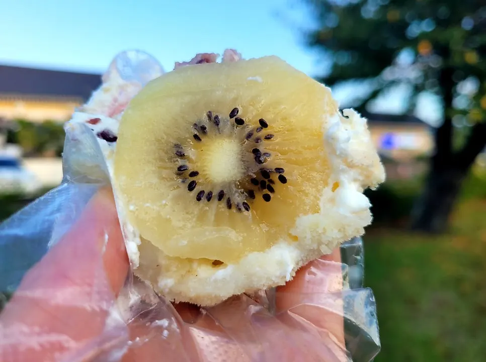 Tareudang fruit mochi packaging