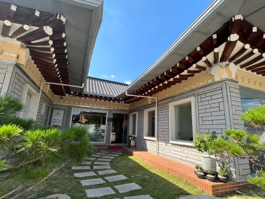 Clean full view of newly opened Midam Kitchen building