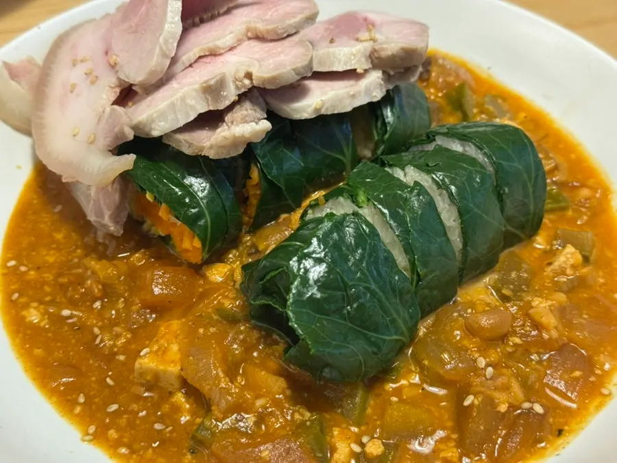 Freshly mixed geotjeori kimchi side dish