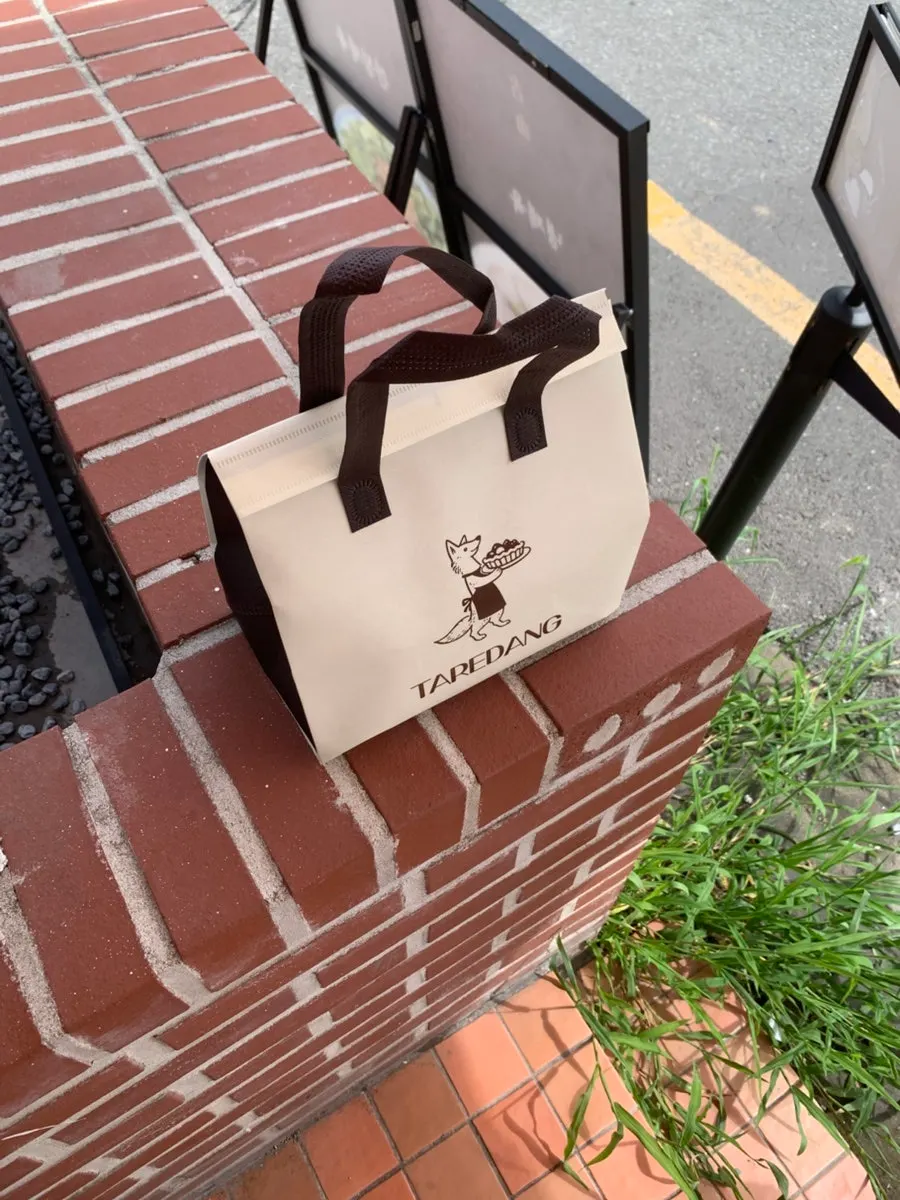 Tareudang mochi packed in a cooler bag