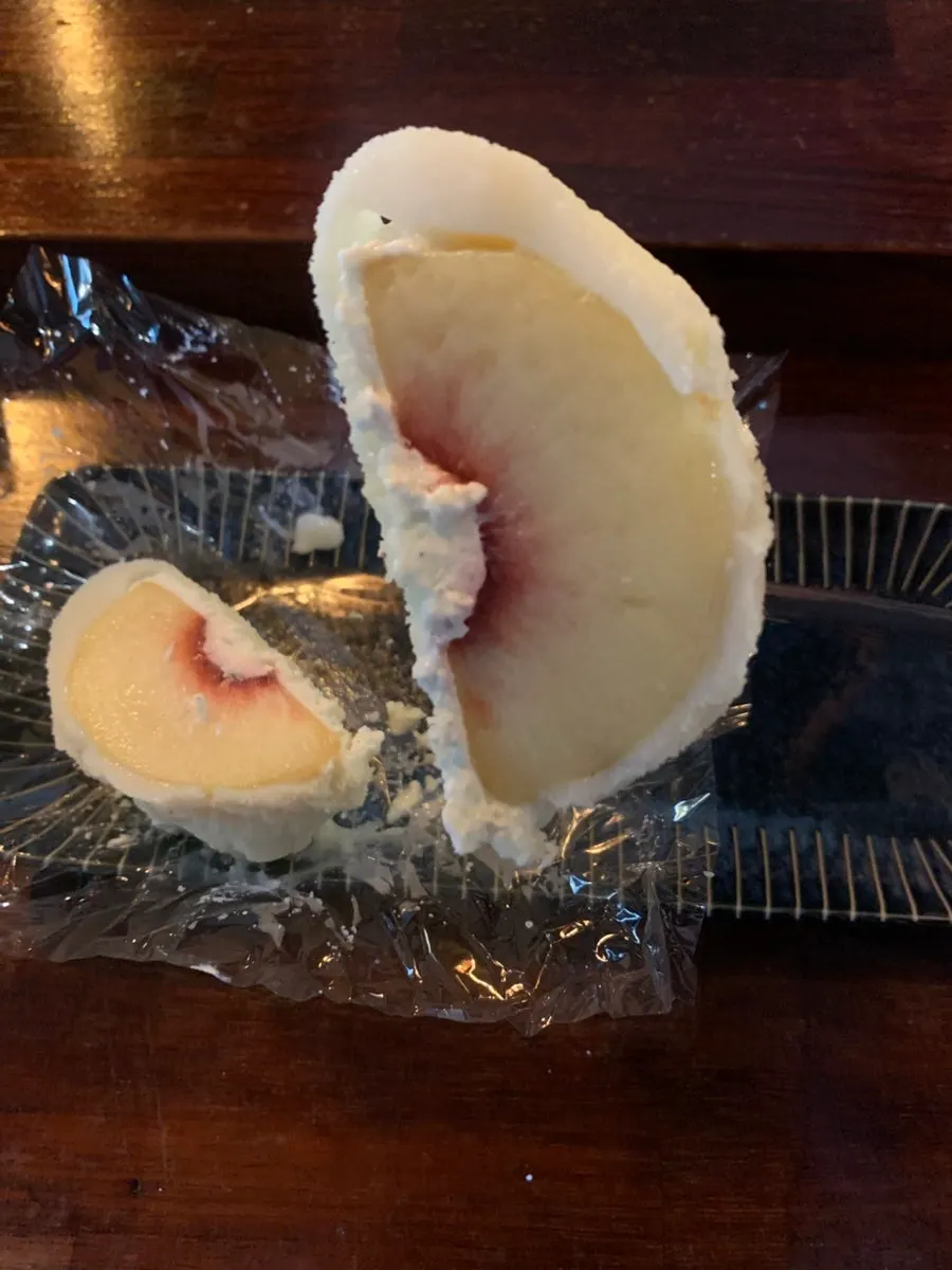 Two daewang mochi in a box