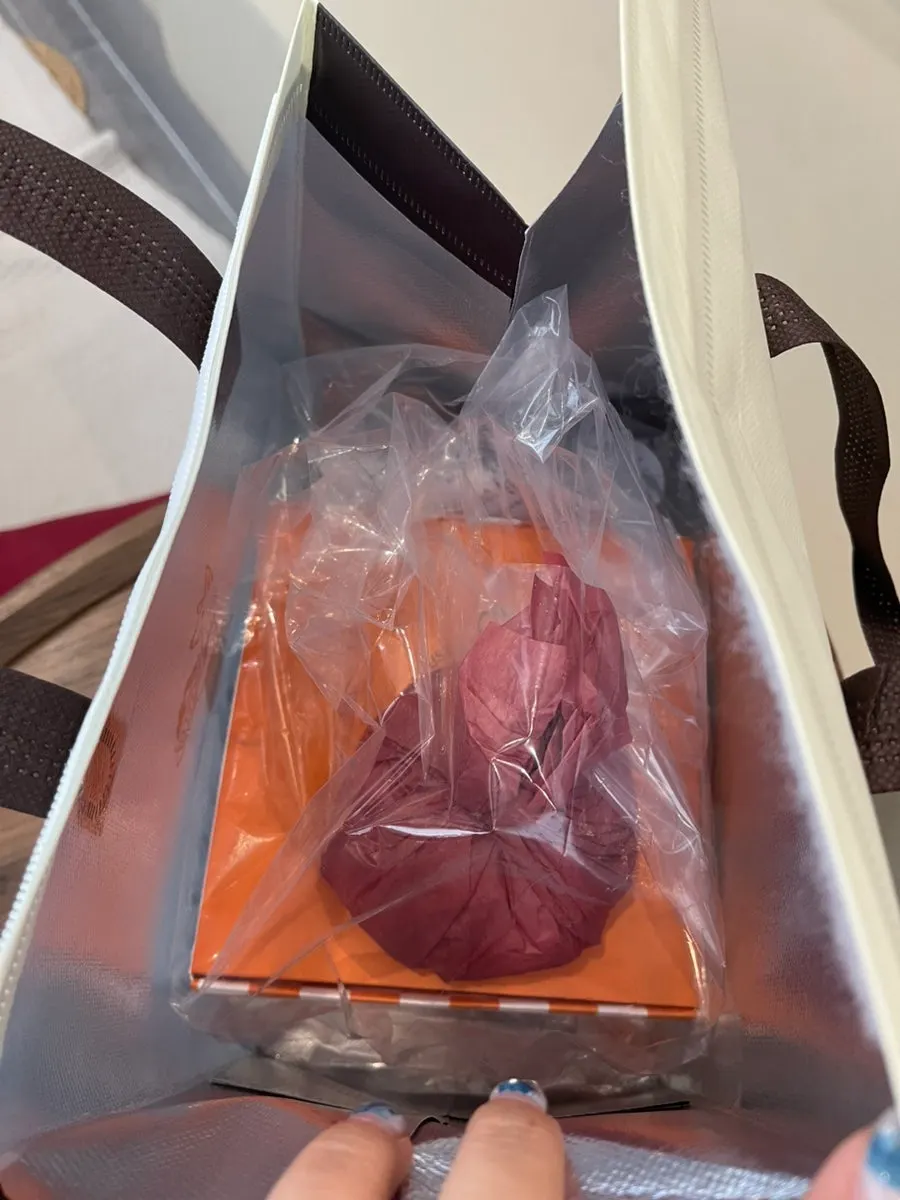 Insulated bag with the Tareudang logo