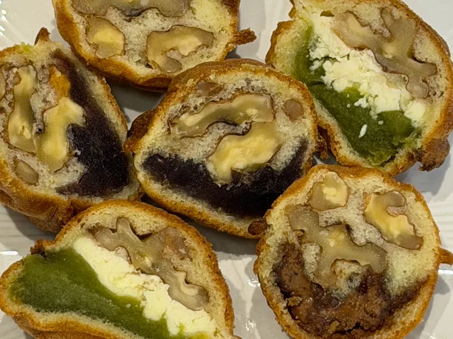 Walnut pastries from Buja Hodu on Hwangnidan-gil, Gyeongju