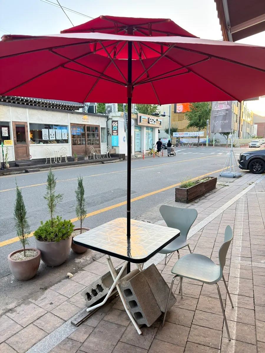 Terrace seating in front of Buja Hodu