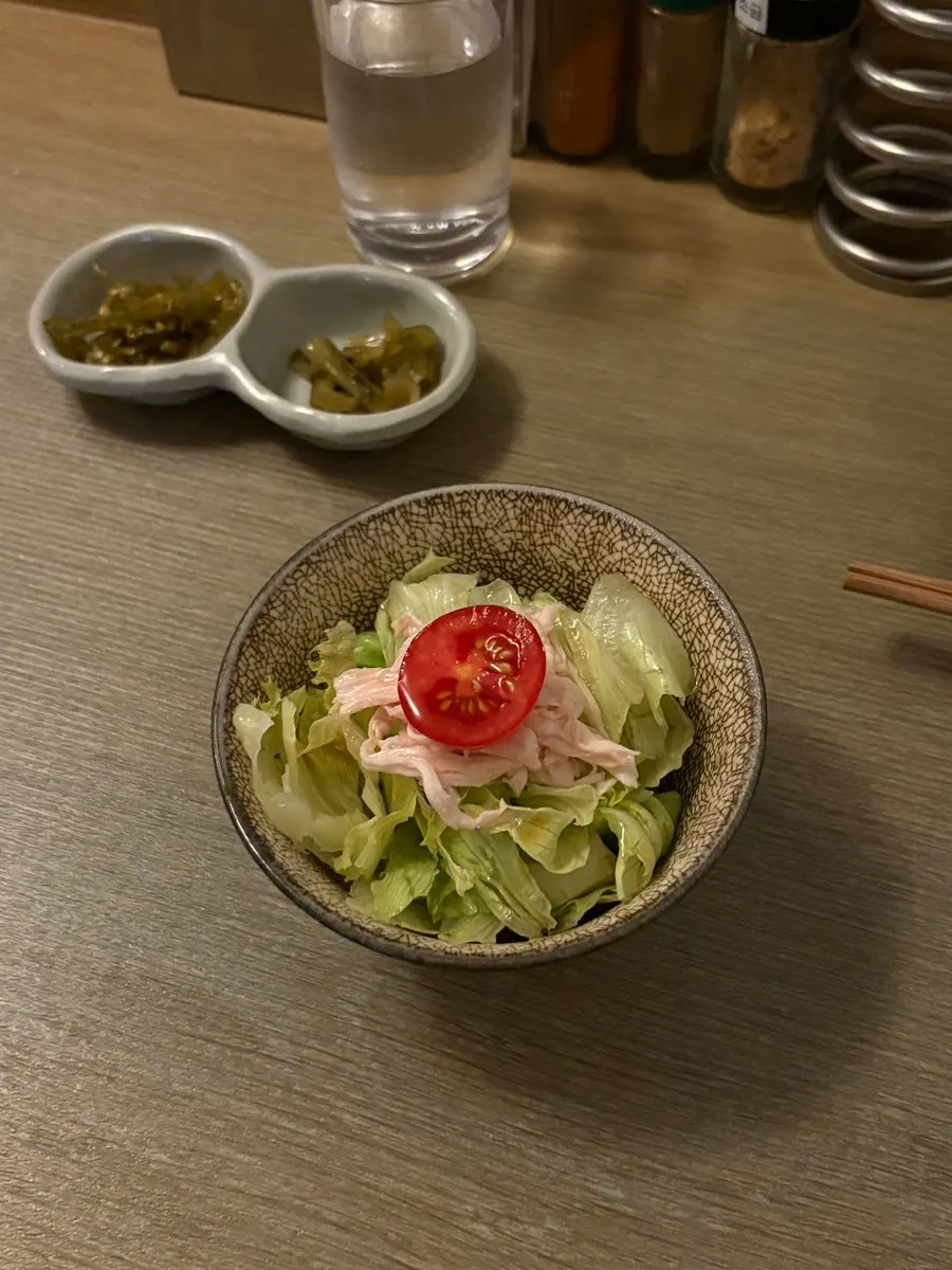 코스 첫 순서 수비드 닭가슴살 샐러드