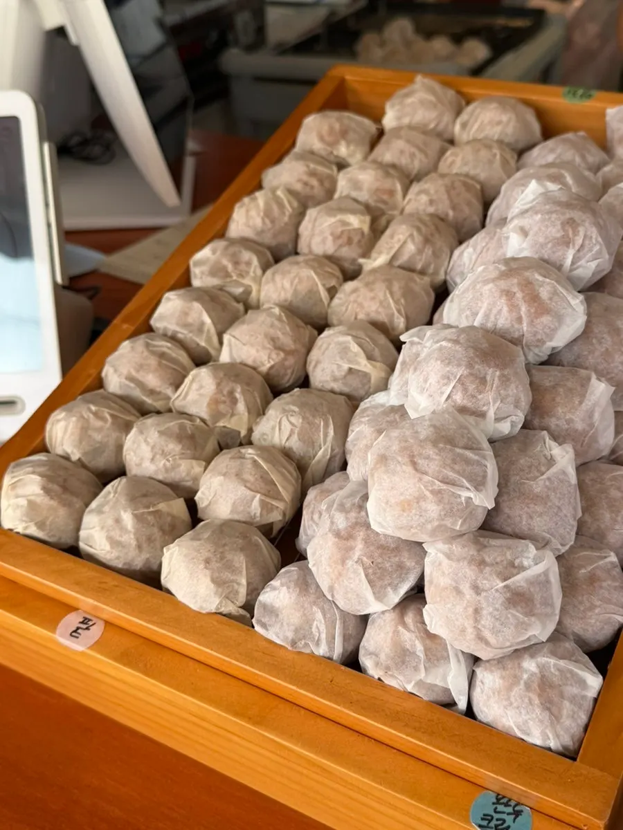 Buja Hodu walnut pastry gift box