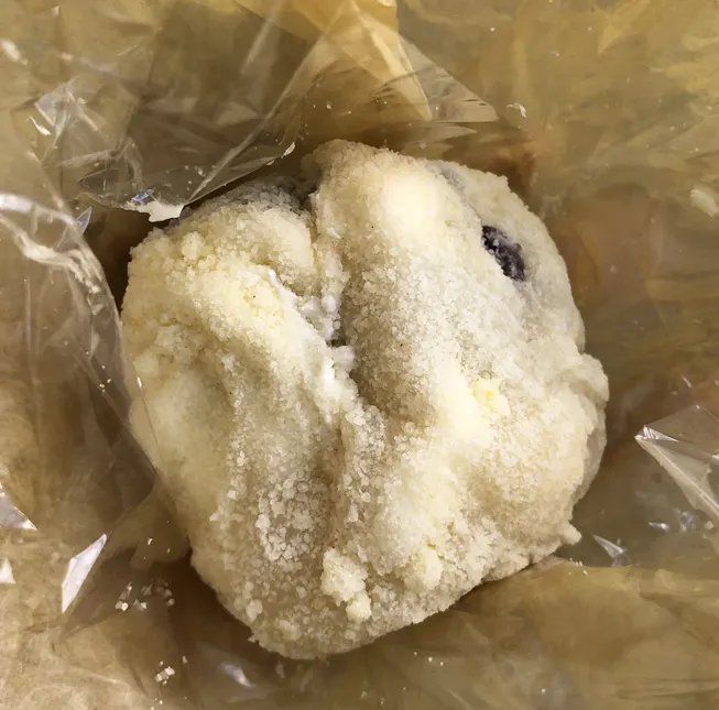 찹쌀떡 같은 모양의 타르당 생과일모찌