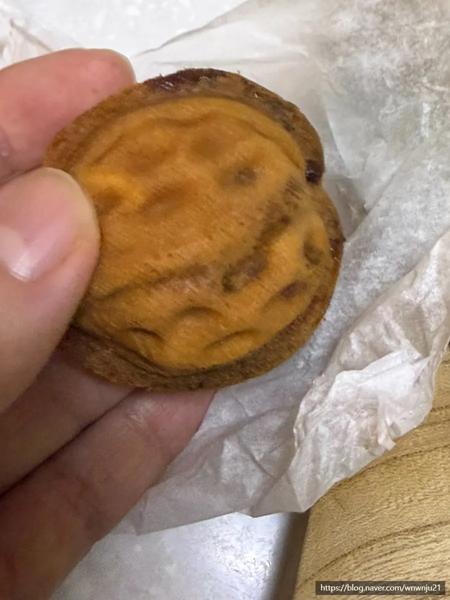 지인 선물용으로 준비한 호두과자