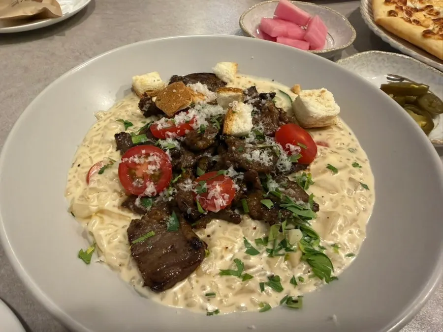 Beef cream risotto with smooth cream sauce