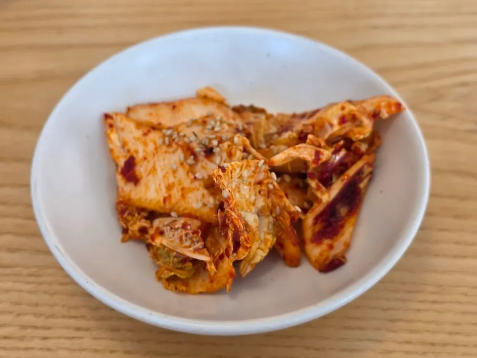 맑은 소고기무국과 겉절이 기본찬