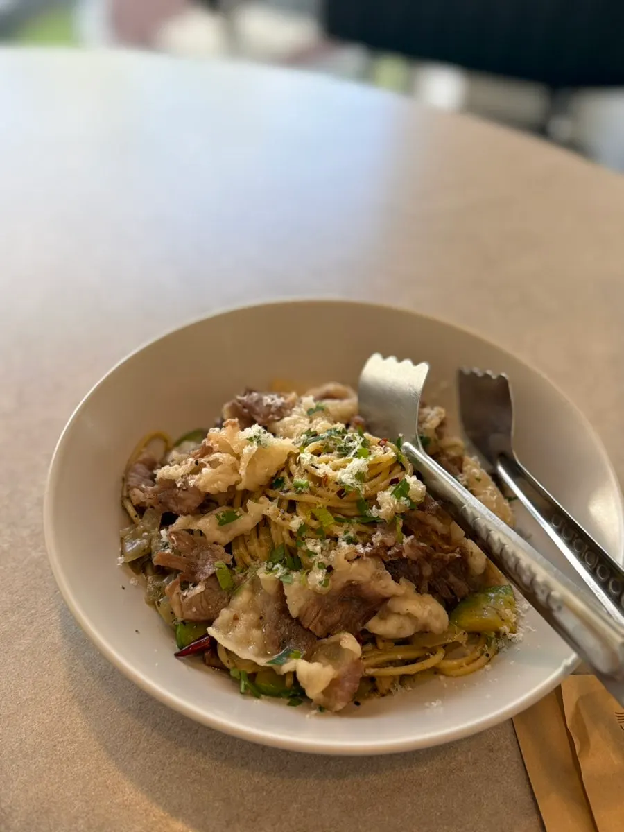 Photo introducing beef brisket oil pasta