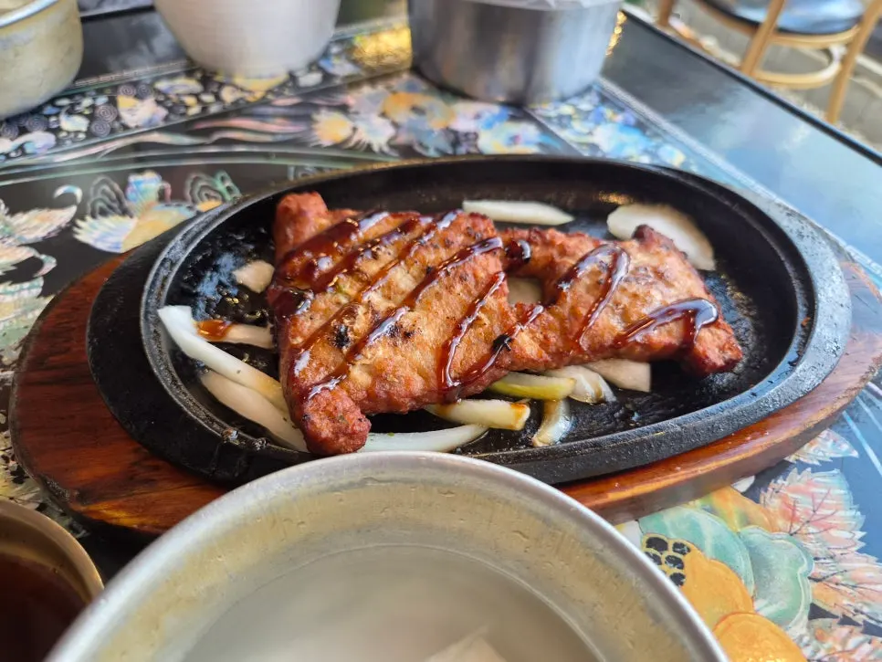 경주 황리단길 아이 식사 묵은지등갈비찜, 황남두꺼비식당