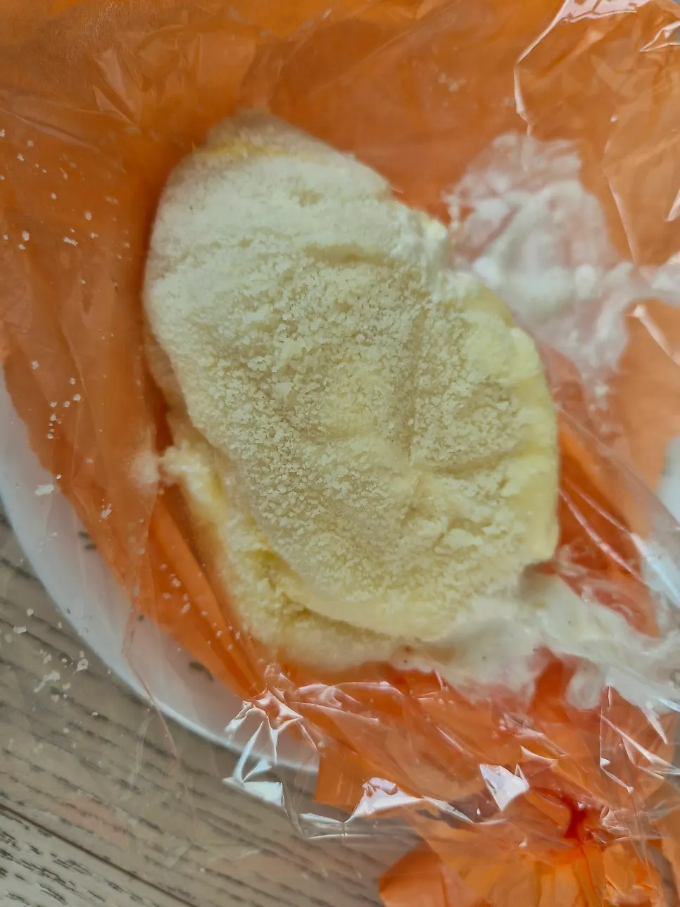 Sharing mango mochi