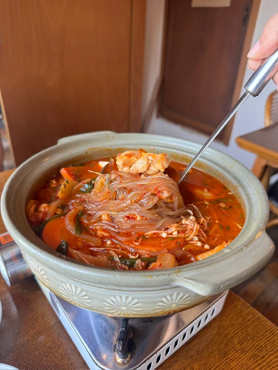 Broth of the dakbokkeumtang made with herbal medicinal ingredients