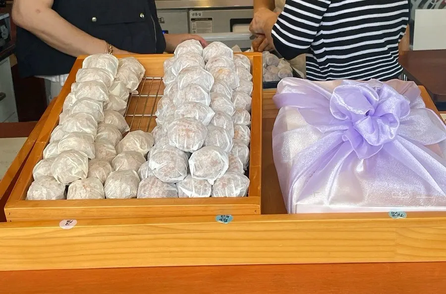 호두과자와 아포가토 곁들임 구성