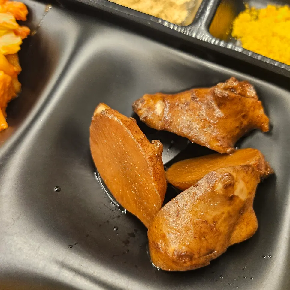 뒷고기 땡기재 밑반찬 구성